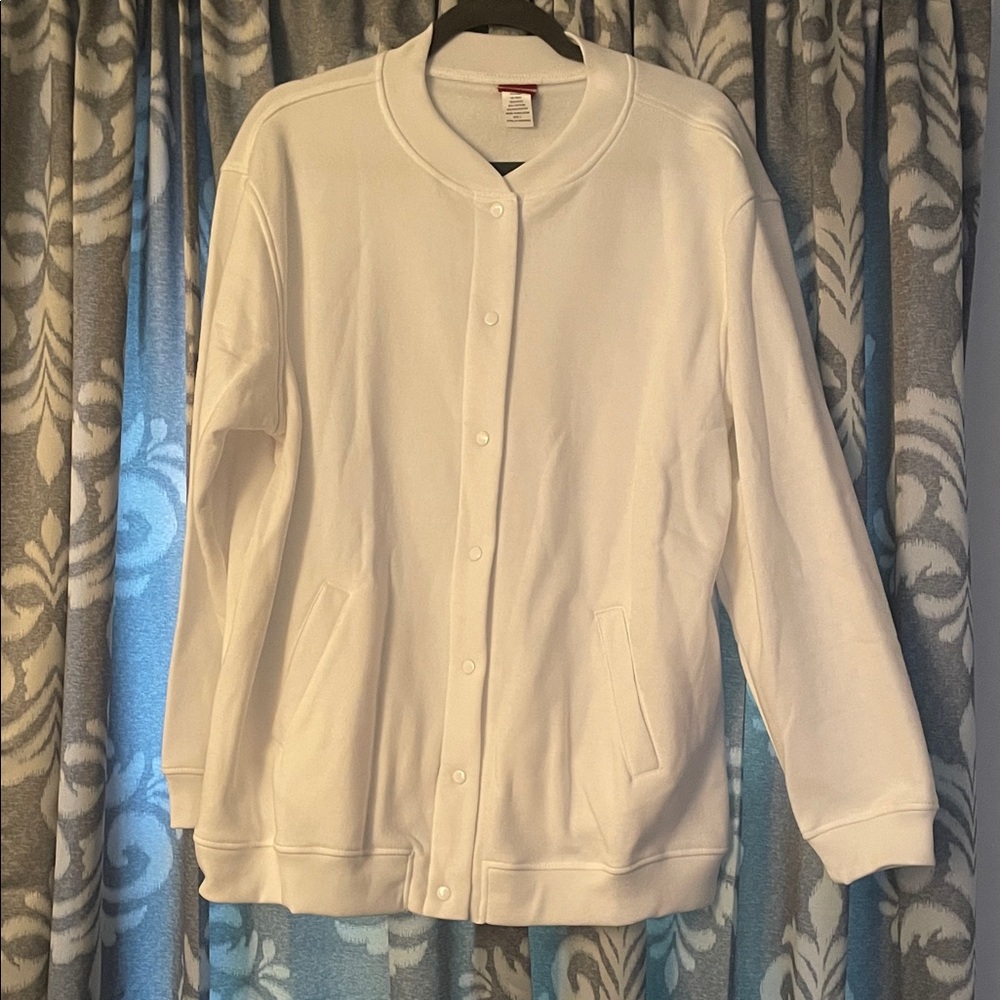 Women's White sweatshirt snap up